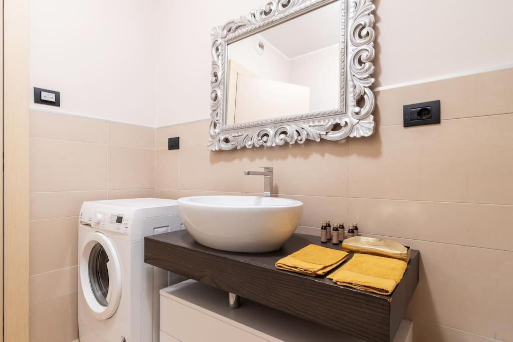 Bezzi Flexyrent A.C. Wifi Apartment มิลาน ภายนอก รูปภาพ